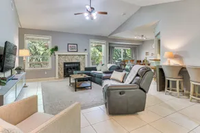 Deck & Greenbelt Access: Lovely Austin Home - Innenbereich