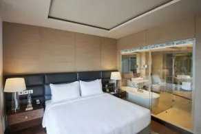 Hilton Garden Inn Lucknow - Room