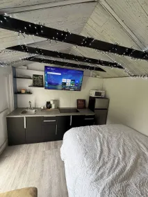 Romantic Cabin Escape in Dawn Euphemia Sunsets Smores - Room