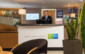 Holiday Inn Express Gloucester - South by IHG - Recepción