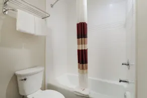 Red Roof Inn Houston – Spring North - Baño