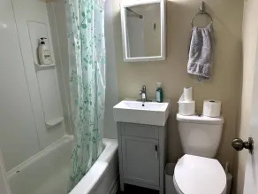 Cozy Duplex 2nd floor suite - Bathroom