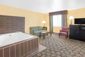 Baymont by Wyndham Holland - Room