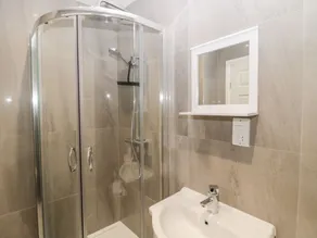 Myrtle Cottage - Bathroom