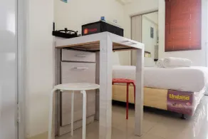 Cozy Studio Apartment Connected to Mall at Green Pramuka - Habitación