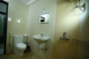 Fresh Living Prime Hitech Service Apartments - Bathroom