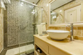 Hotel London 1889 & Casino - Bathroom