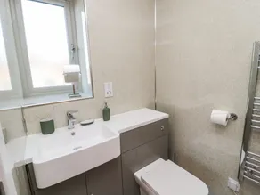 Clover Cottage - Bathroom