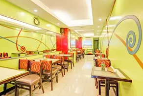 Collection O VIP Suites, Near PNR Pasay Evangelista, Makati Manila - Restaurant