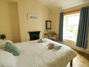 1 Castle Row - Room
