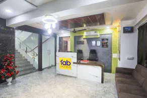 Fabhotel River View - Reception