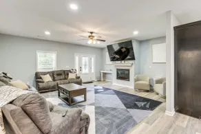 11 Mi to Troy University: Family Home w/ Yard - Interni