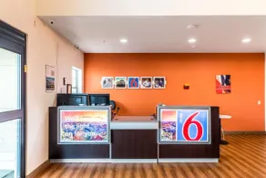 Motel 6-Jourdanton, TX - Resepsjon