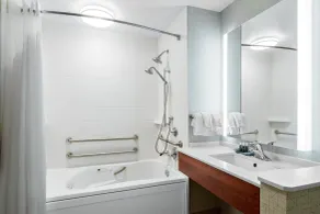 Holiday Inn Express Hotel & Suites Ontario by IHG - Chambre
