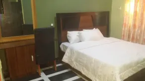 Demeg Hotel And Suites - Værelse