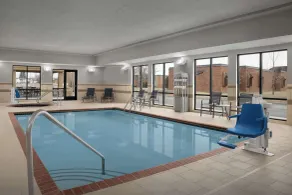 Hampton Inn & Suites Williston - Piscine