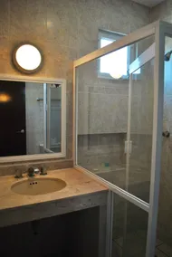 Tan Ik Beachfront Condos - Baño