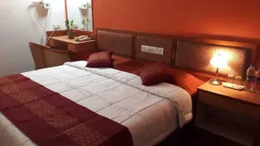 Swapanlok Farms And Resorts - Room