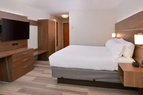 Holiday Inn Express & Suites Parkersburg-Mineral Wells by IHG - Habitación