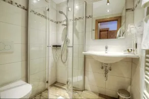 Hotel & Art Kristiana - Bathroom