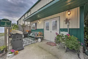 Farm Living w/ Fresh Harvest: Goshen Studio! - Interior