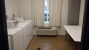 Ramada by Wyndham Williston - Laundry room