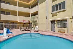 Days Inn by Wyndham West Covina - Piscine