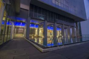 Platinum One Suites - Piscina