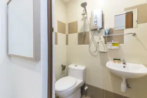 Super OYO 326 Tc Hotel - Bad