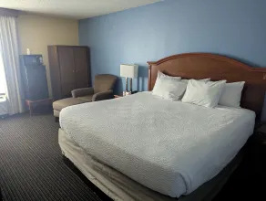 Days Inn by Wyndham Fargo - West Acres - Room