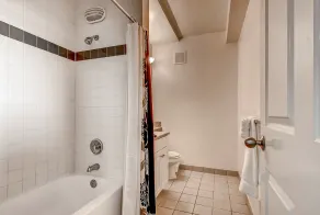 Global Luxury Suites at Exchange - Badeværelse