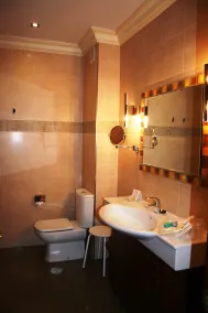 Hotel Palacio de la Magdalena - Bathroom