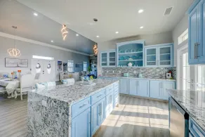 Day Trip to Yosemite: Spacious Home w/ Fireplace - Interior