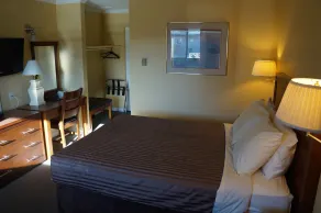 Westward Inn & Suites - Chambre