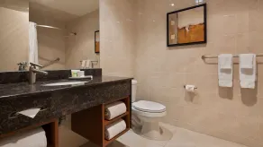Best Western Plus Orangeville Inn & Suites - Salle de bain