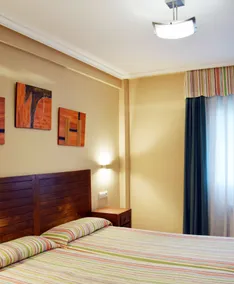 Apartamentos La Barzana - Room