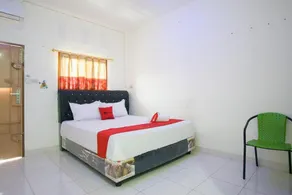 RedDoorz @ Pematangsiantar 2 - Habitación