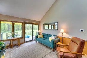 Galena Retreat: Shopping, Owners Club & Skiing! - Interior