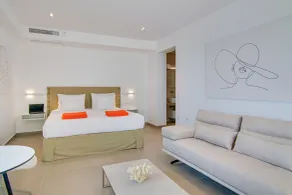 LIVINGHOME SUITES - Rum