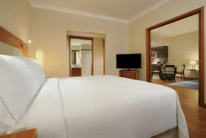 Hilton Bangalore Embassy GolfLinks - Room