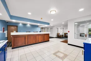 LakeWood Inn & Suites - Reception
