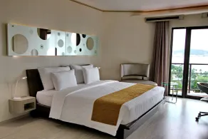 Pattaya Discovery Beach Hotel - Room
