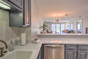 Golf, Boat & More! Sleek Shangri La Condo in Afton - Interior