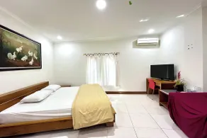 Maison Hotel Bukittinggi - Room