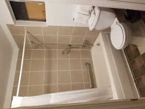 Pacific Lodge Tacoma - Bathroom