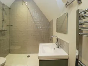 4 Wellacres Cottage - Bathroom