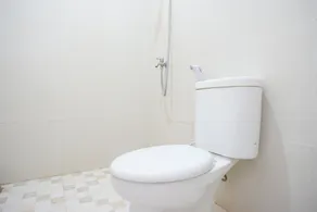 RedDoorz Plus Syariah near Stasiun Tegal 2 - Salle de bain