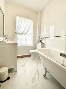 Green Cottages - Bathroom