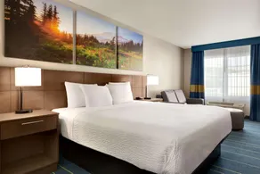 Days Inn & Suites by Wyndham Anaheim At Disneyland Park - Chambre
