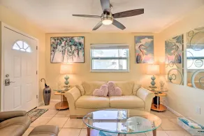 Pet-Friendly Dunedin Townhome w/ Private Yard - Interior